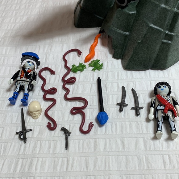 Ghost Whale Pirate’s Skeleton - Glow-In-the-Dark - 4803 by Playmobil - Picture 14 of 15